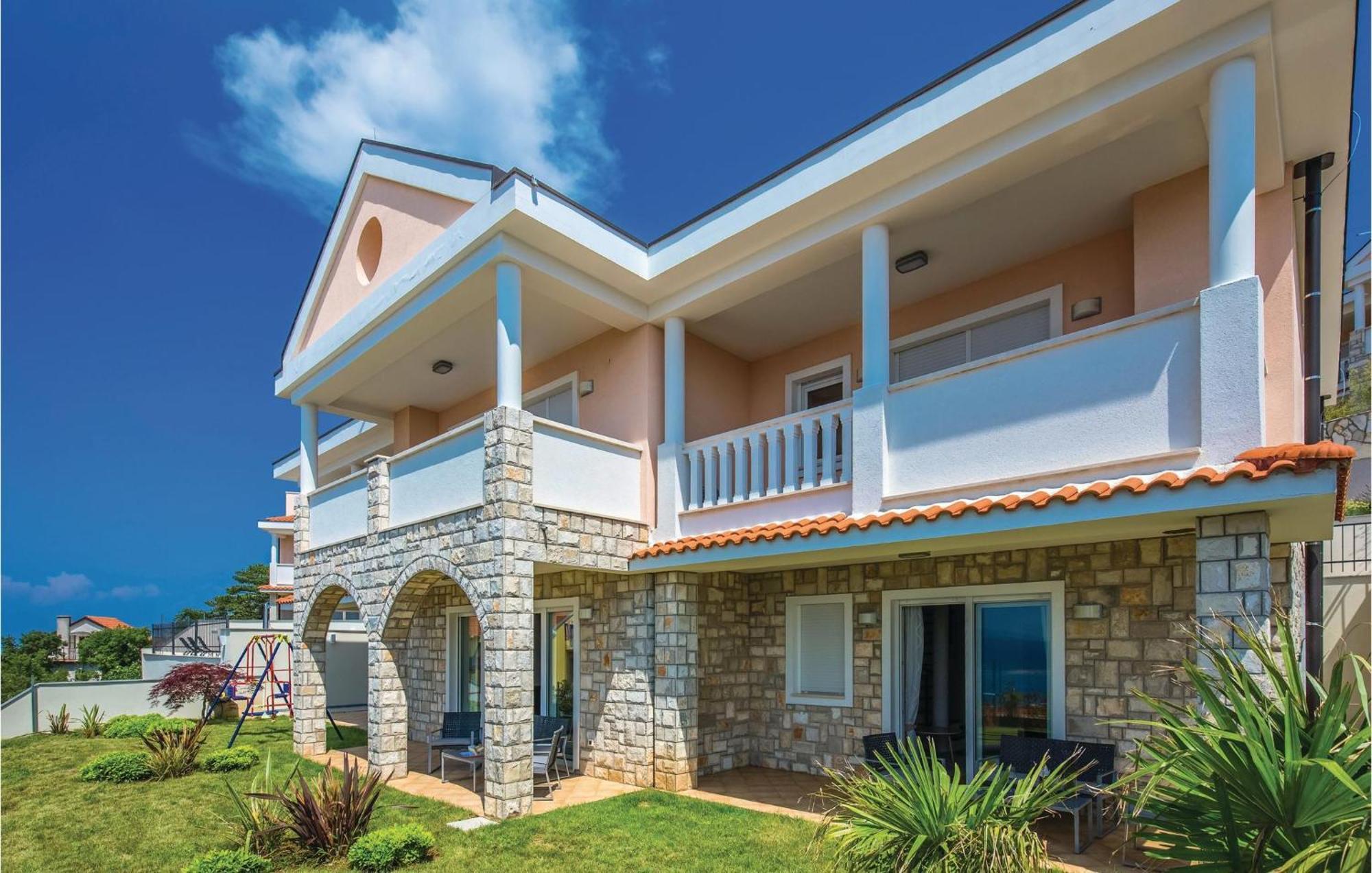 Cozy Apartment In Crikvenica With House Sea View Exteriér fotografie